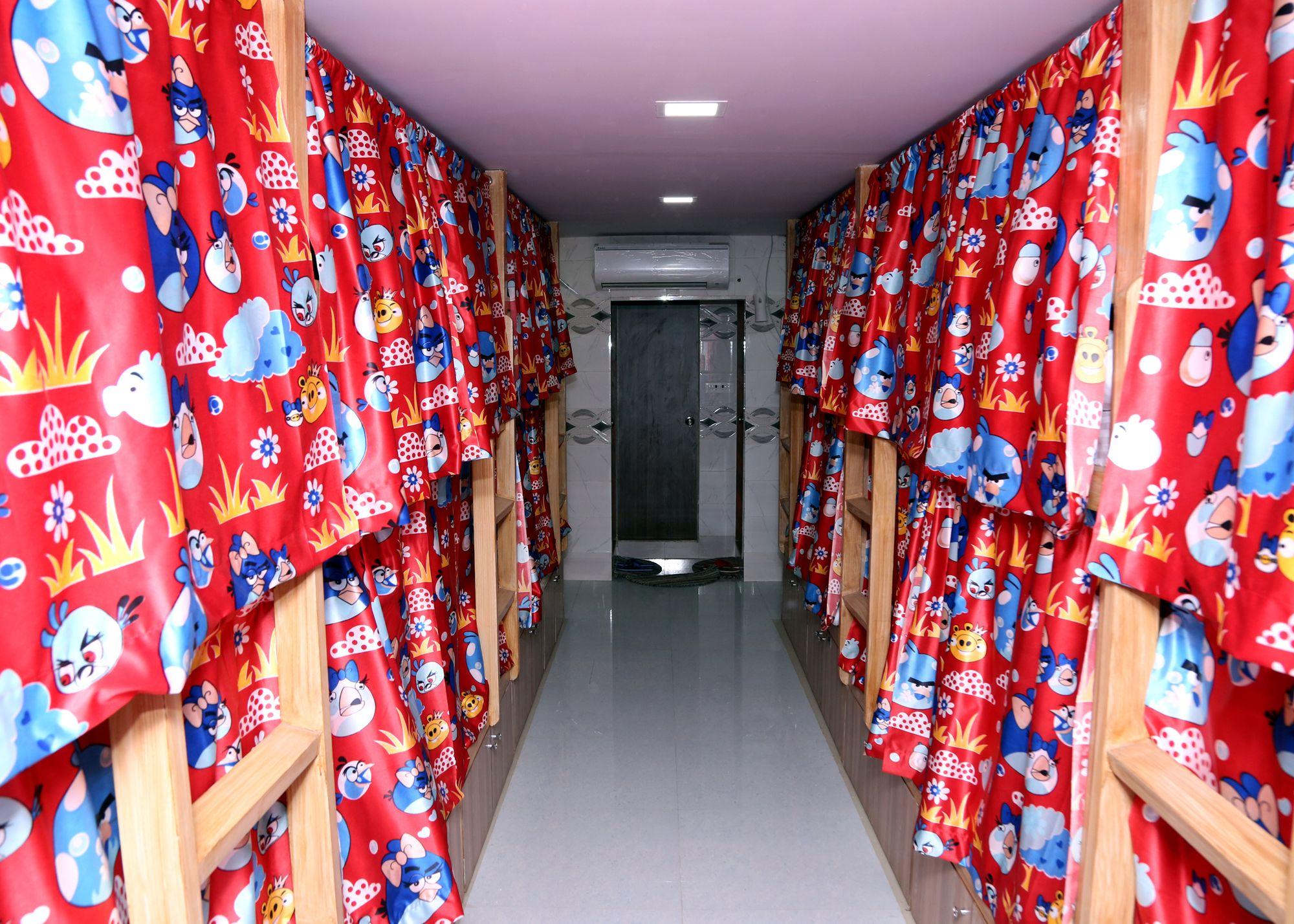 Delta Dormitory Bombay Esterno foto